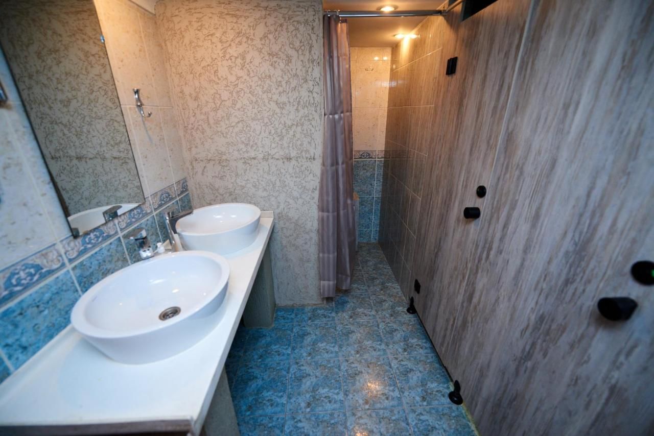 Хостелы Wanderlust Hostel Алматы-16